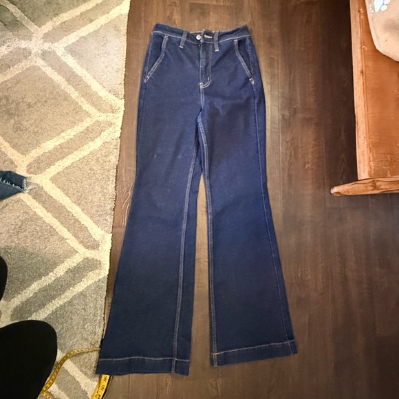 Old Navy Denim - Old Navy extra high rise flare stretch jeans, size 0, EUC